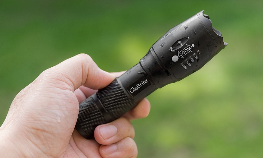 Image 2: Zoomable Tactical Heavy-Duty Torch