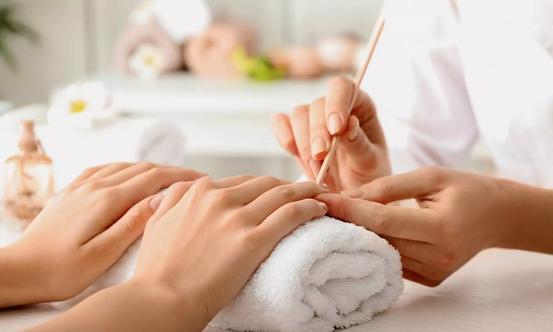 1 o 2 sesiones de spa de manos con manicura, peeling y parafina