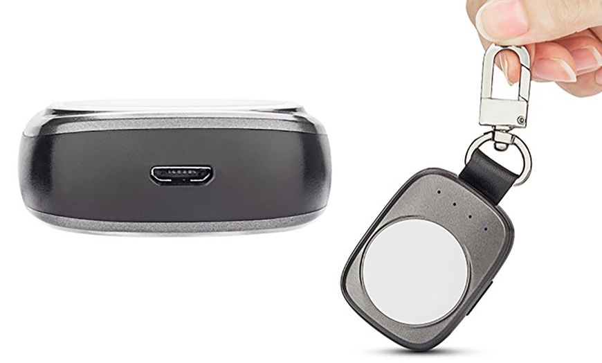 Image 3: Keychain Powerbank for Apple Watch