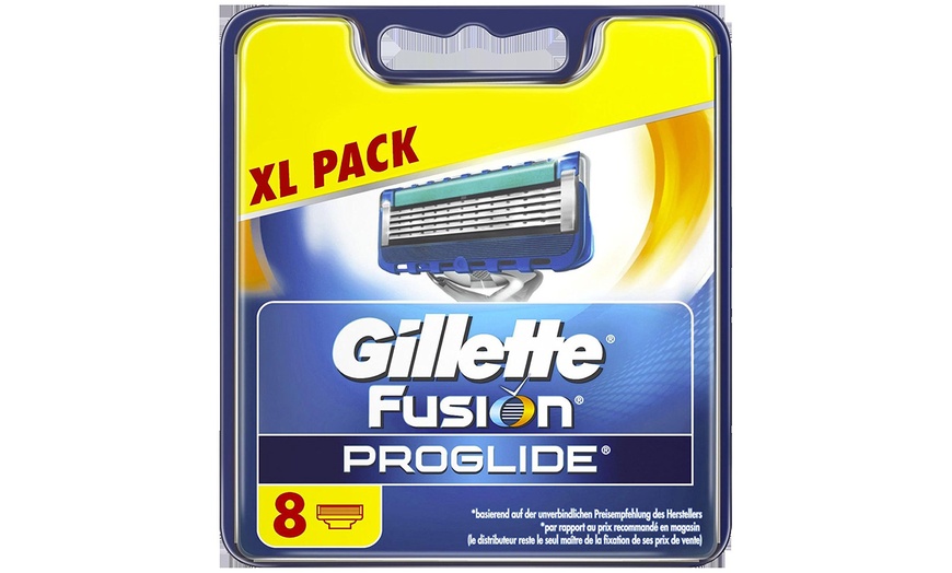 Image 4: Pack of Eight Gillette Razor Blades
