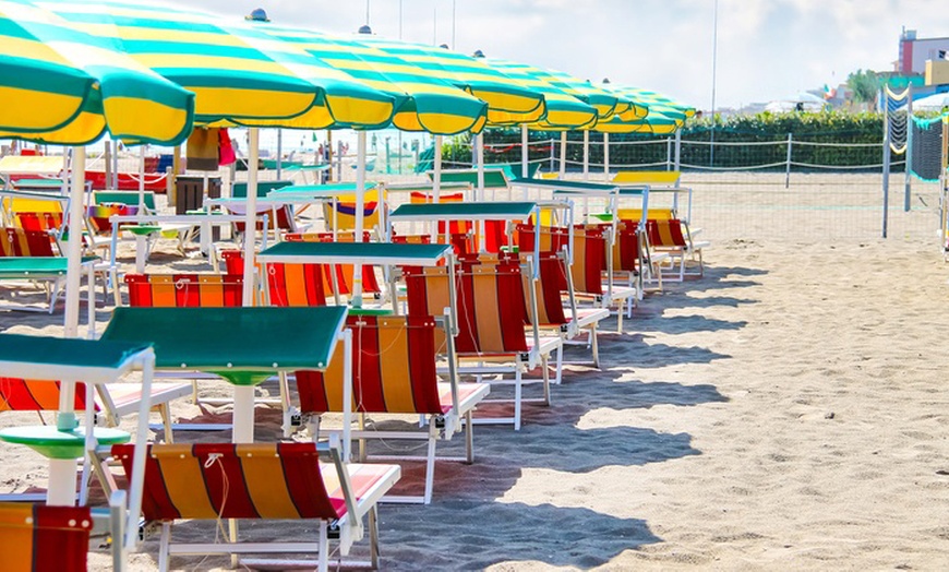 Image 8: Rimini: fino a 7 notti con colazione e accesso spiaggia per 2