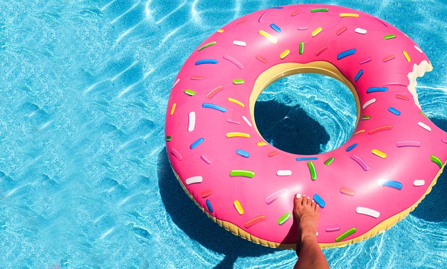 Image 2: Food-Shaped Pool Floater