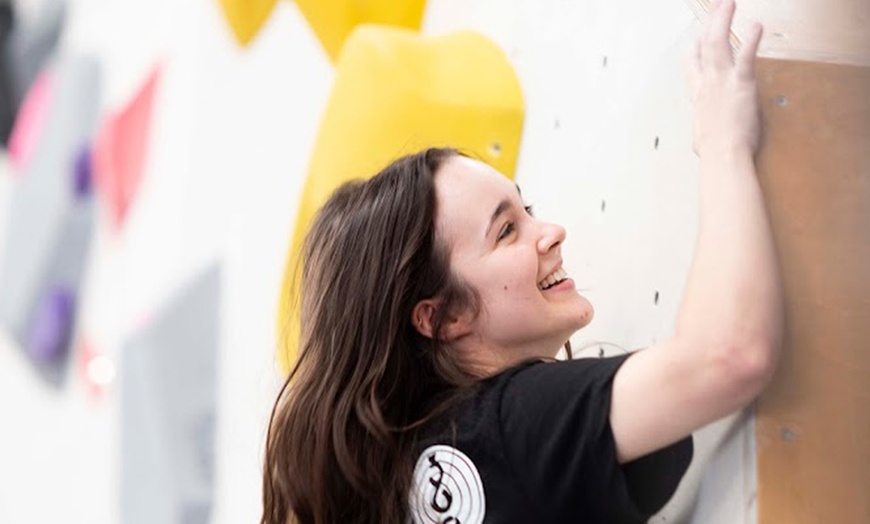 Image 4: Bouldering Pass with Shoe Rental at 9 Degrees Enoggera