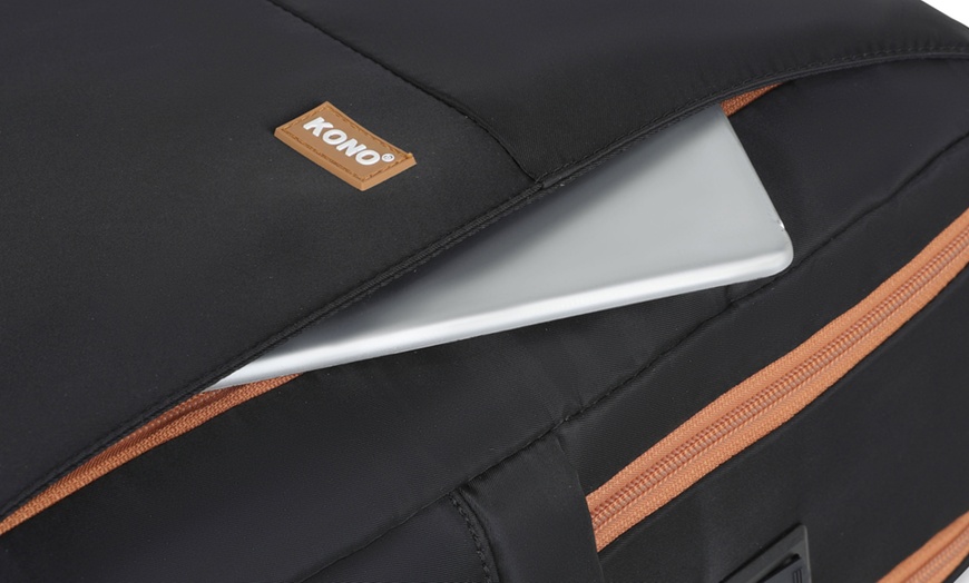 Image 14: Mochila espaciosa e impermeable con diferentes compartimentos