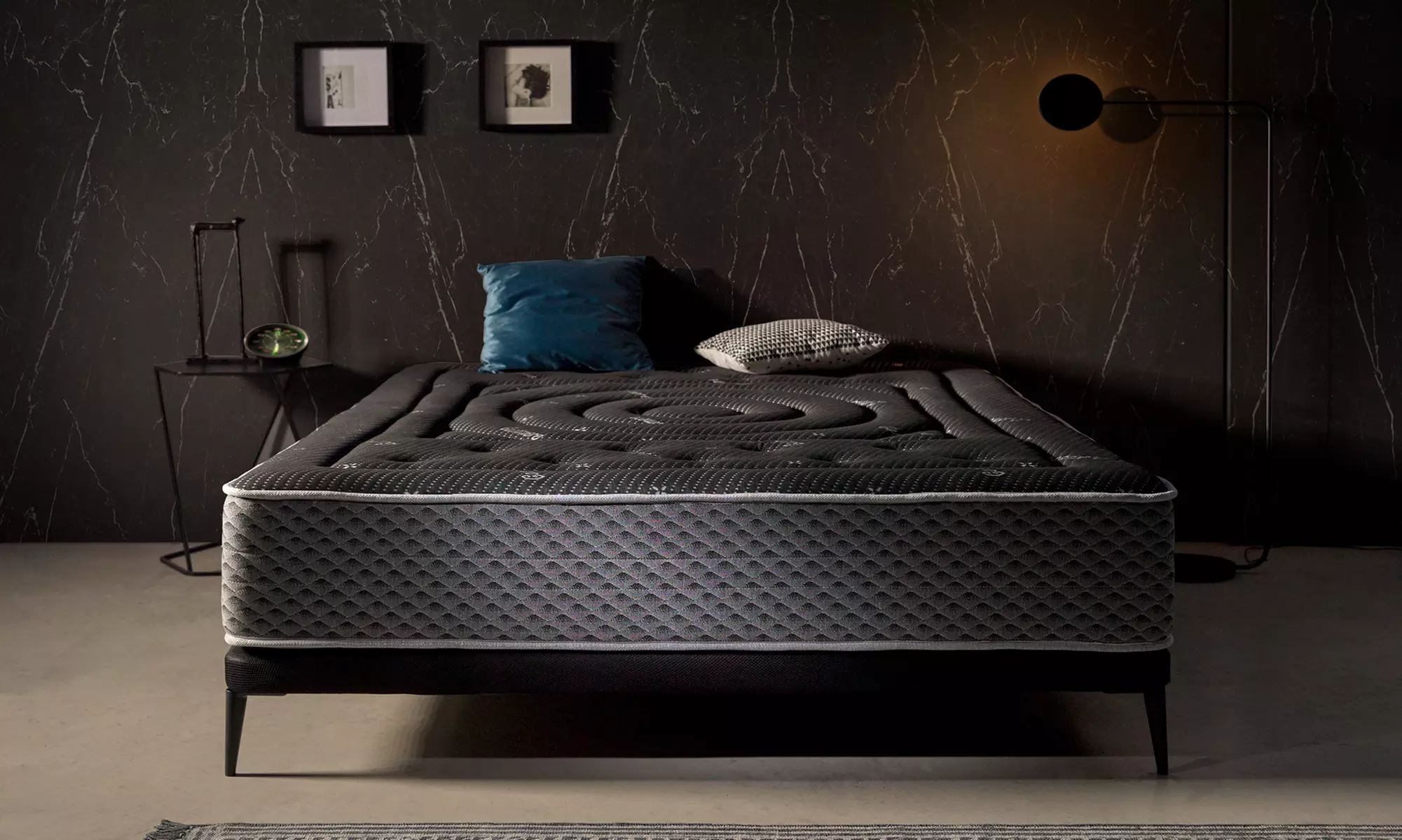 Matras 'Cashmere Black Edition' van 27 cm