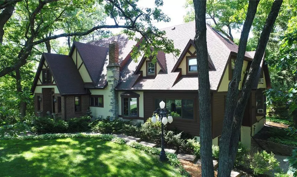 1- or 2-Night Stay for Two in a Queen or King Room at Otter Creek Inn in Altoona, WI. Combine Up to 4 Nights. - Primary Image