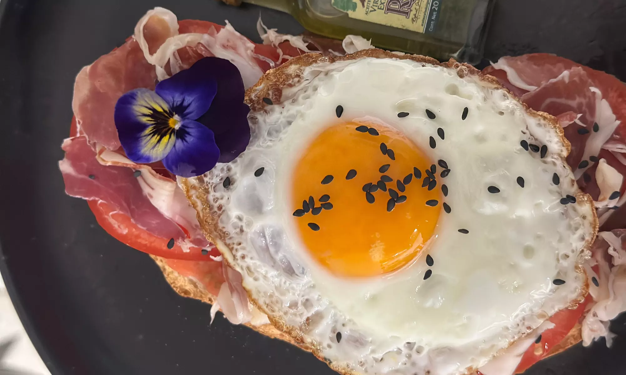 Menú internacional para 2 personas con entrante, postre y bebida