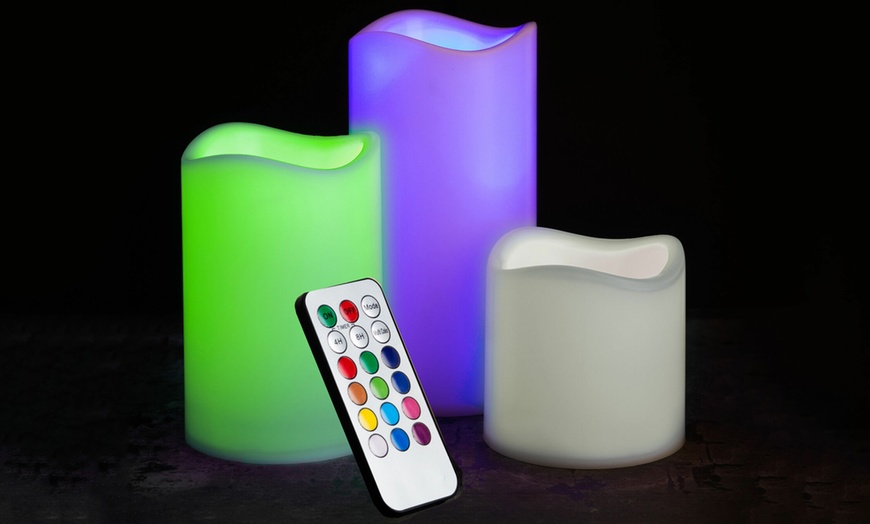 Image 1: Set of Three Candles with Remote Control