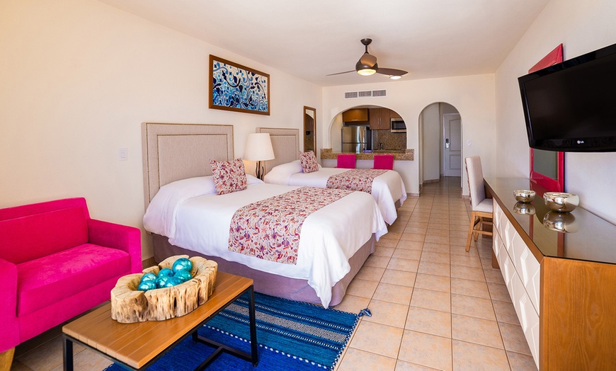 Image 3: Member-Only Deal: Cabo San Lucas Beach Resort & Spa: All-Inclusive