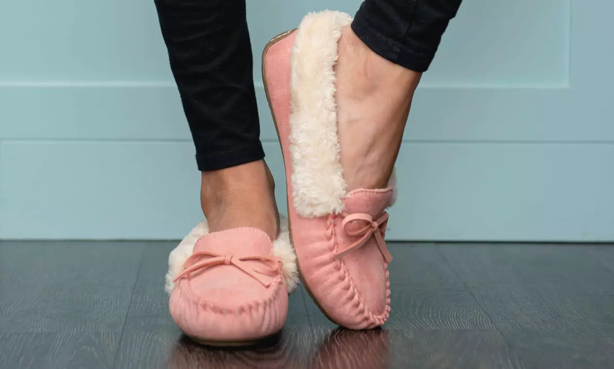 Floopi Women's Indoor/Outdoor Basic Memory Foam Moccasin Slipper W/Faux Fur Collar - Primary Image