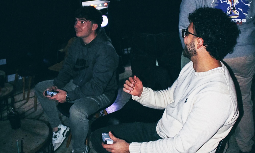 1 hora de videojuegos para 2 o 4 personas con opción a bebida