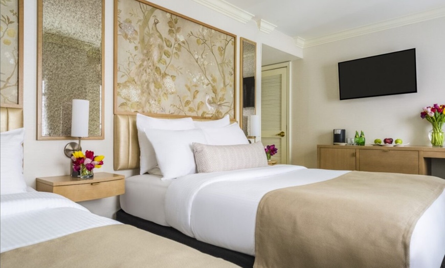 Image 2: Landmark Hotel Located on Chicago's Magnificent Mile