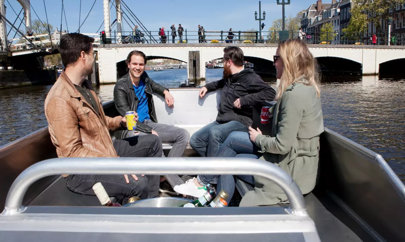 Amsterdam vanaf het water: sloep huren tot max. 10 personen