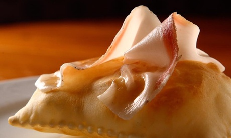 Gnocco fritto e tigelle illimitate con vino al Villan's Street Food Bar And Restaurant (sconto fino a 59%)