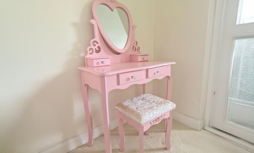 Image 2: Hollywood-Themed Dressing Table with Heart Shaped Mirror and Stool