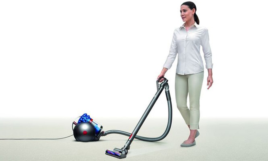 Image 4: Dyson Bagless Vacuum Cleaner