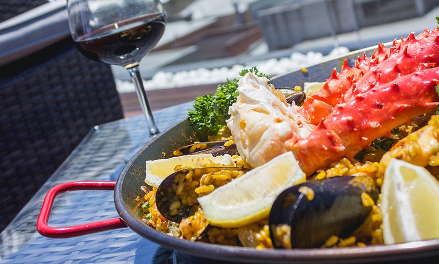 Image 3: Paella and Sangria Masterclass