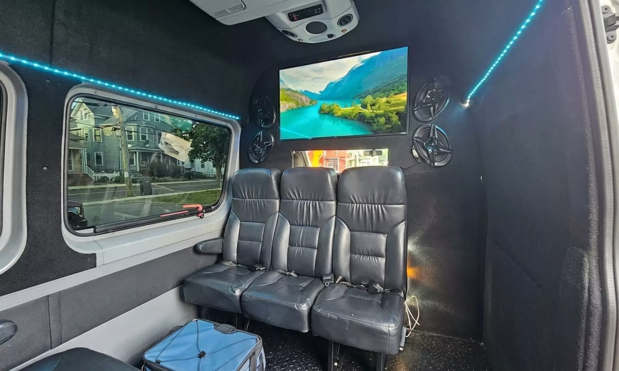 Black Car SUV and Limo Airport Transfer Services for Groups