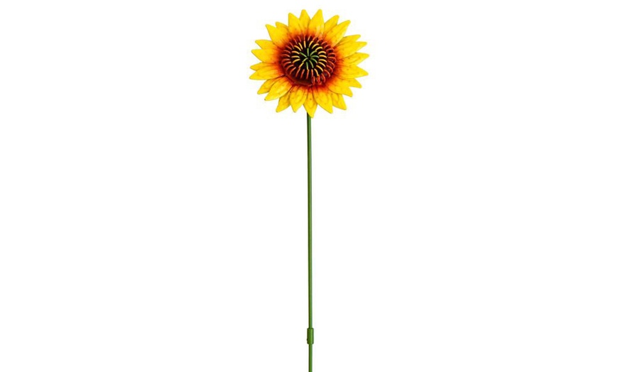 Image 5: 6- or 12-Packs of Pansy or Sunflower Design Stakes