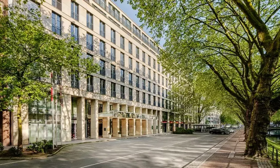 4 Std. Wellness: Dampfbad, Schwimmbad & Sauna inkl. Peeling / Massage