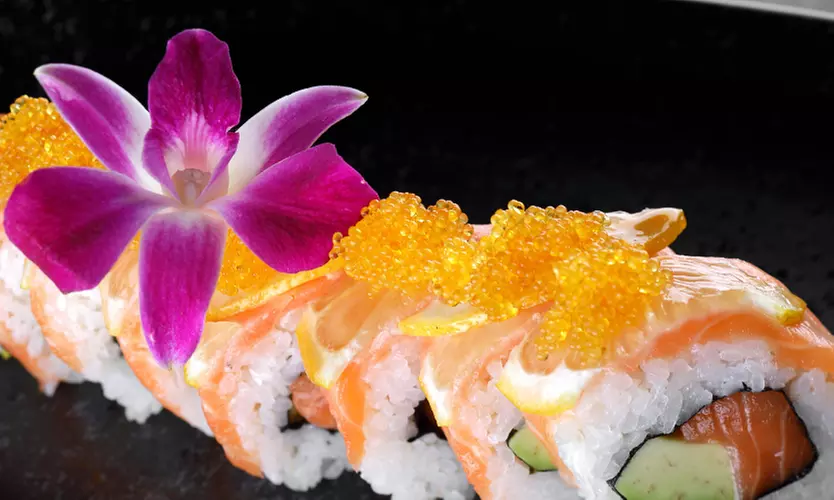 Groupony wartościowe na dowolne rolki sushi z menu w KOKU Sushi