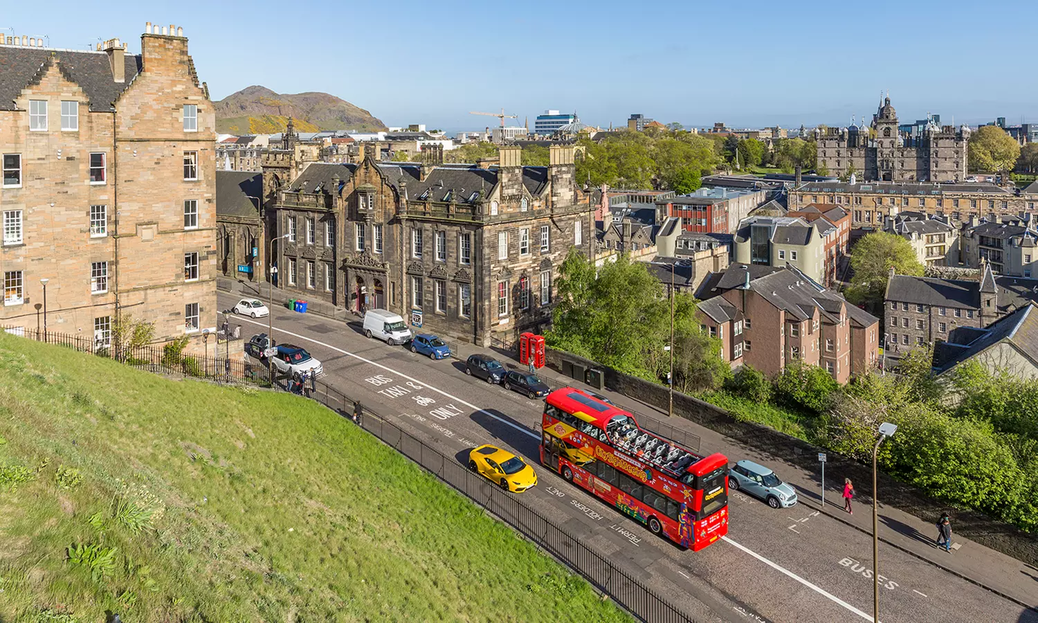 Hop On Hop Off Tour - Edinburgh at City Sightseeing