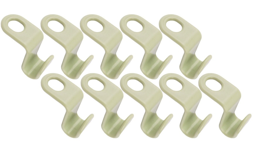 Image 6: Four-Pack of Space Saving Clothes Hanger Connector Hooks