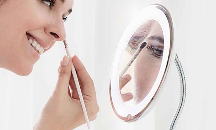 Image 5: LED Magnifying Mirror with Flexible Arm