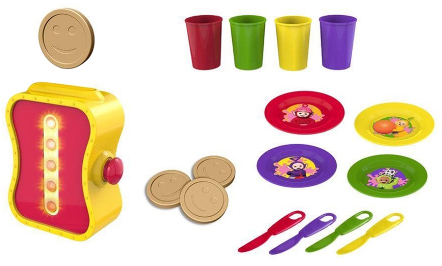 Image 1: Teletubbies Toaster Set