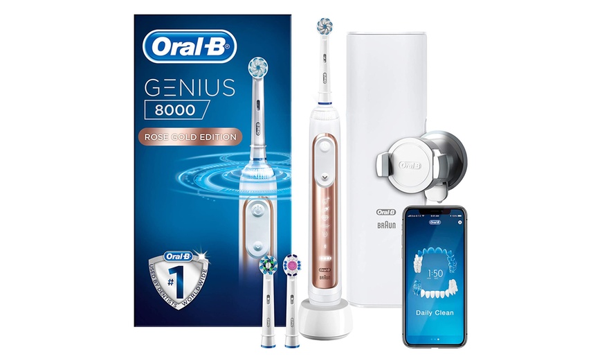 Image 2: Oral-B Genius 8000 Electric Toothbrush
