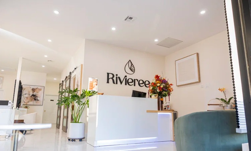 Image 6: Signature & Premium Head Spa Therapy with Full Body Chair Massage