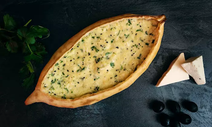 Leckere Pizza (Ø 28 cm) & Getränk (0,5l) für 1,2 o. 3 Person genießen