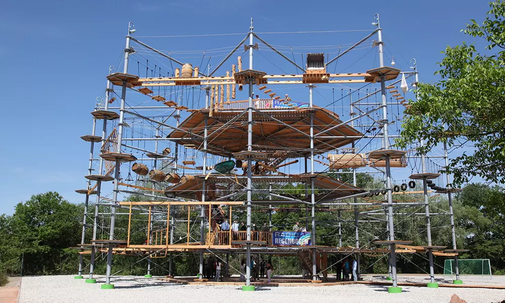 Tageskarte zum Klettern im Hochseilgarten für verschiedene Altersgruppen bei Fun-4-you (bis zu 27% sparen) - Primary Image