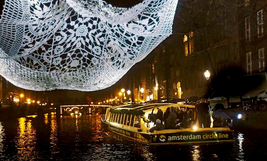 Image 2: De grachten in nieuw licht: rondvaart door Amsterdam Light Festival