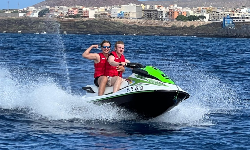 Image 4: Excursión en moto de agua para 1 o 2 con Tenerife World Of Watersports