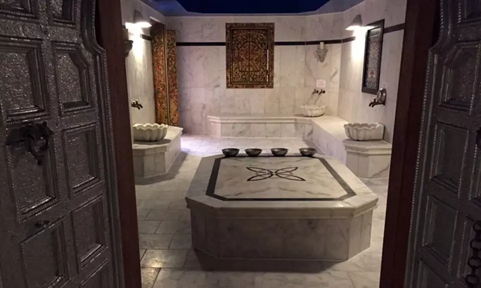 Hamam-Behandlung „Orient“, „Yasemine“ o. Verwöhnprogramm mit Meersalz