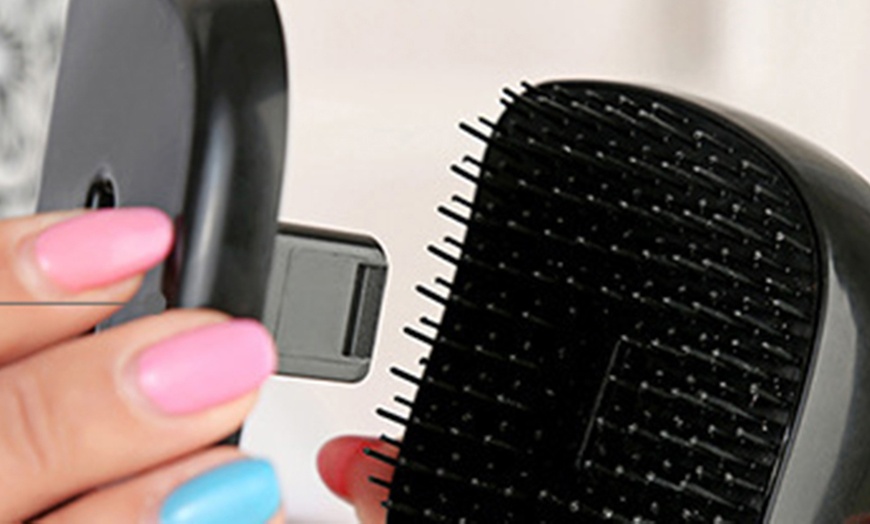 Image 5: Anti-Static Removable Massage Comb