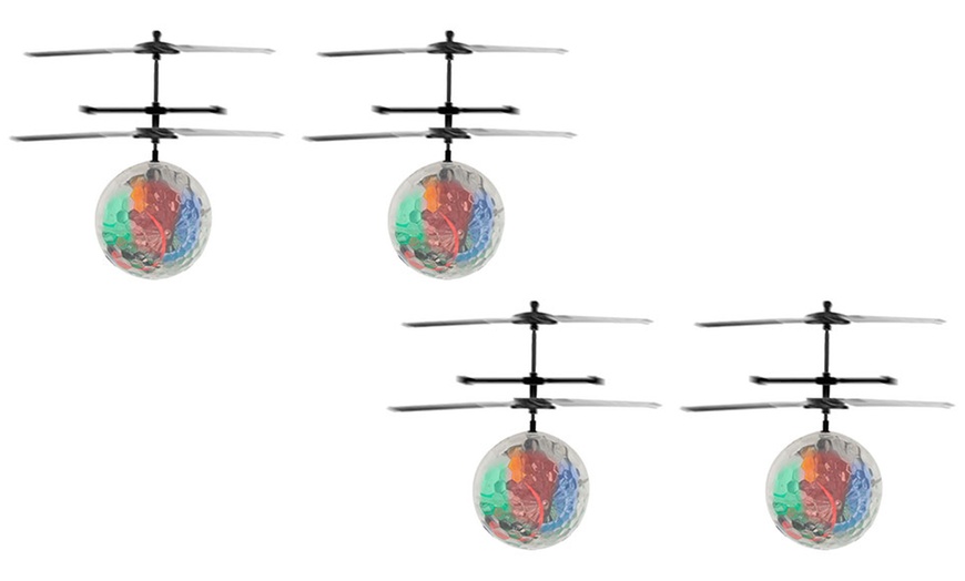 Image 6: Doodle LED Flying Helicopter Ball