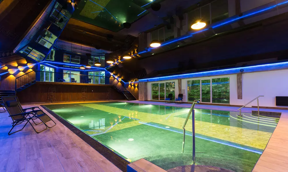 Bałtyk: pokój dla 1 lub 2 osób z wyżywieniem, 600 m od morza w Paradiso Park -  rehabilitacja, basen i więcej - Primary Image