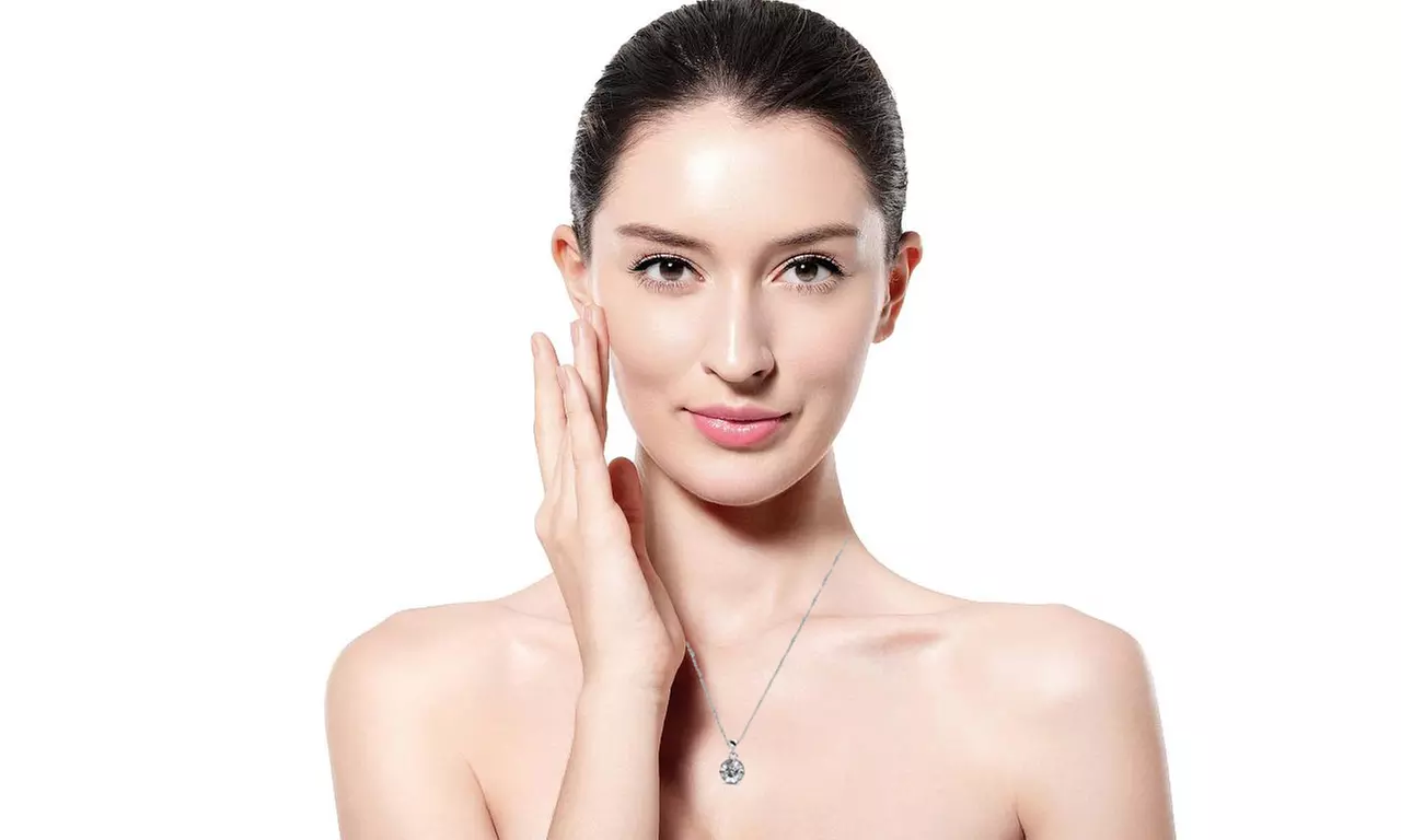 Sterlingsilber-Halskette mit Moissanit-Anhänger mit Brillantschliff inkl. roter Geschenkbox und -Tüte - Second Medium