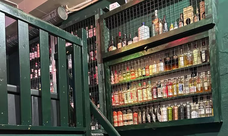 Bottom's up: gin of cocktail experience