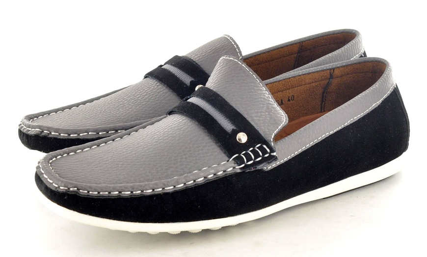 Image 10: Two-Tone Men's Loafers 