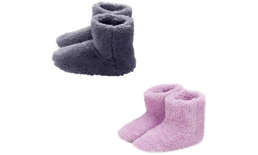 Image 2: Women's USB-Heated Boots Slipper