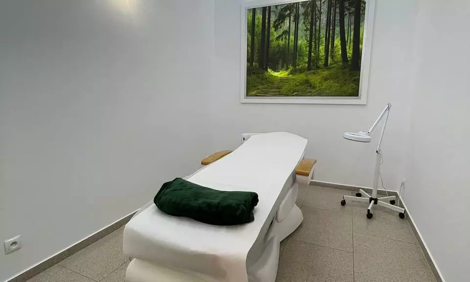 Wybrany 60-minutowy masaż w Aurora Clinic&Spa