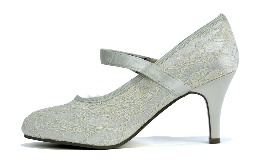 Image 9: Women's Floral Lace Shoes