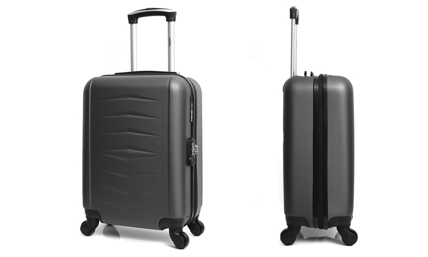 Image 27: Cabin and Vanity Case Luggage Set