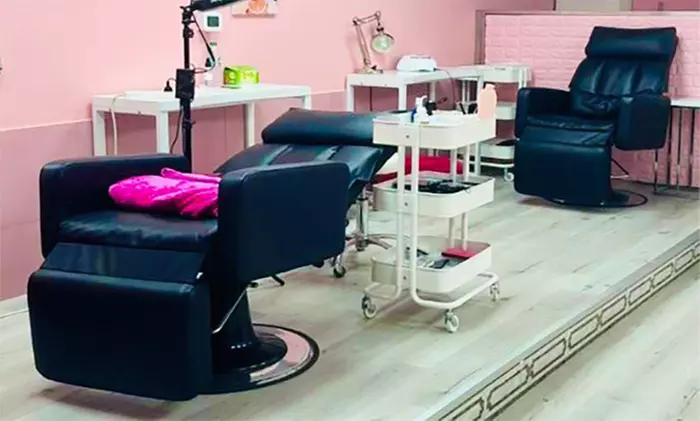 Transform Your Look with Professional Eyelash Extensions from Anjelika’s Beauty Salon (Up to 66% Off) - Image 6