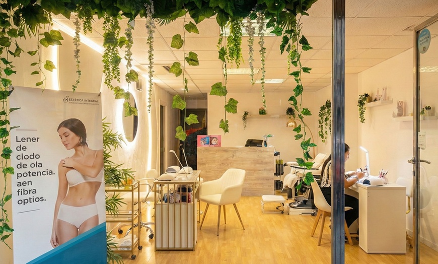 Image 9: Masaje relajante en pareja de 30 o 60 minutos con copa de cava