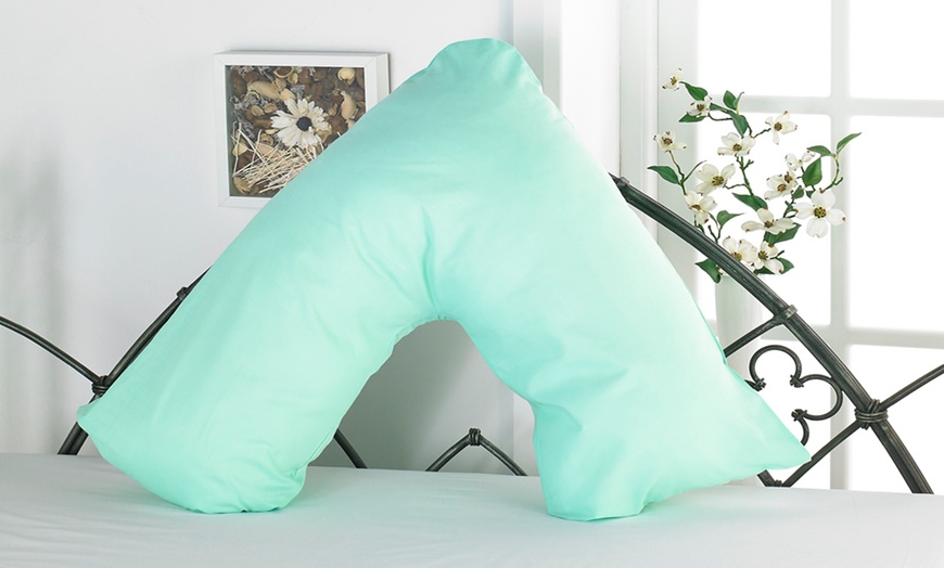 Image 6: V-Shaped Pillow with Cover