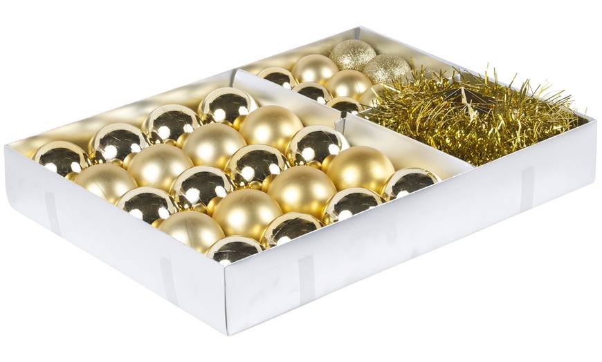 Image 7: 32-Piece Bauble Collection
